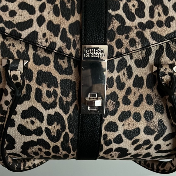 🖤CLEARANCE!!! Guess leopard shoulder bag🖤 - Picture 10 of 10